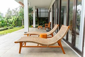 Morning Glory Mountain View 4BR Villa with Pool