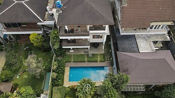 Morning Glory Mountain View 4BR Villa with Pool