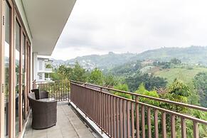 Morning Glory Mountain View 4BR Villa with Pool