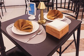 Hotel DreamWorld North EDSA