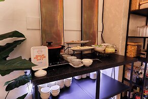 Hotel DreamWorld North EDSA