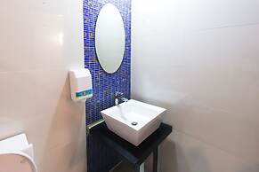 Hotel DreamWorld North EDSA