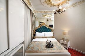 White Monarch Hotel