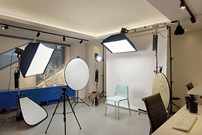 Montcalm East, Autograph Collection