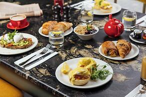 Montcalm East, Autograph Collection