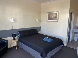 Central Point Motel