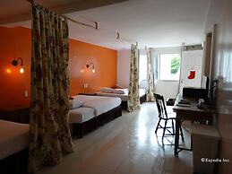Momo Beach House