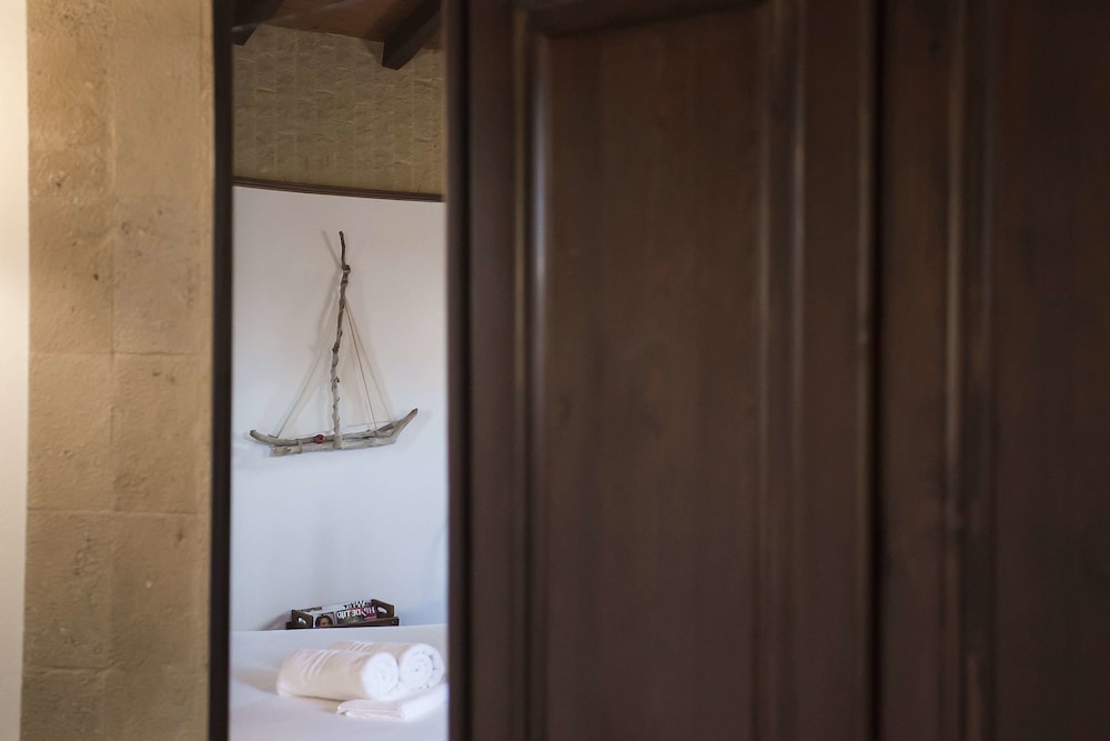 Mathraki Resort