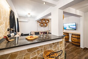 Mathraki Resort