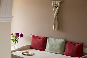 Mathraki Resort