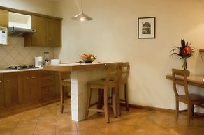 Alcazar Suites
