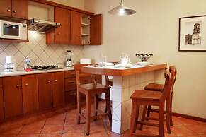 Alcazar Suites
