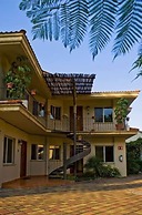 Alcazar Suites