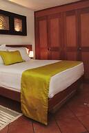 Alcazar Suites