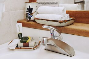 Alcazar Suites