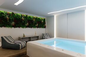 Liana Beach Hotel & Spa