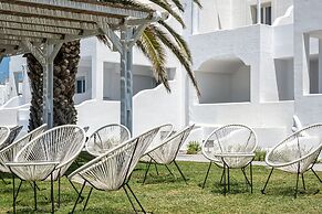 Liana Beach Hotel & Spa