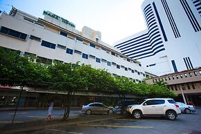 Nana Hotel