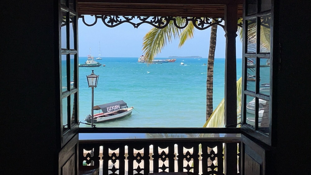 Mizingani Seafront Hotel