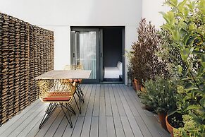 Uma House by Yurbban Trafalgar