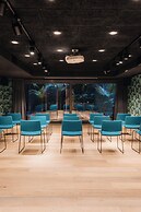 Uma House by Yurbban Trafalgar