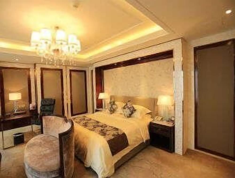 Ramada Yiyang Taojiang