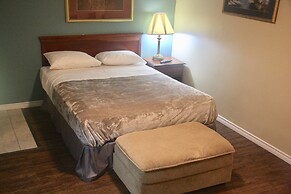 American Plaza Motel