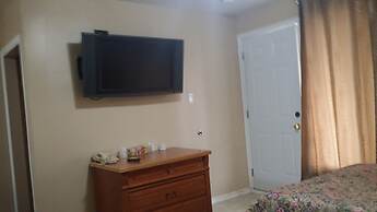 American Plaza Motel