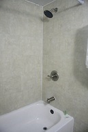 American Plaza Motel