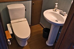 Iza Kamakura Guest House & Bar - Hostel