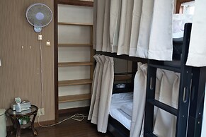 Iza Kamakura Guest House & Bar - Hostel