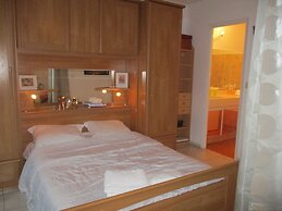 Sweet Accommodation