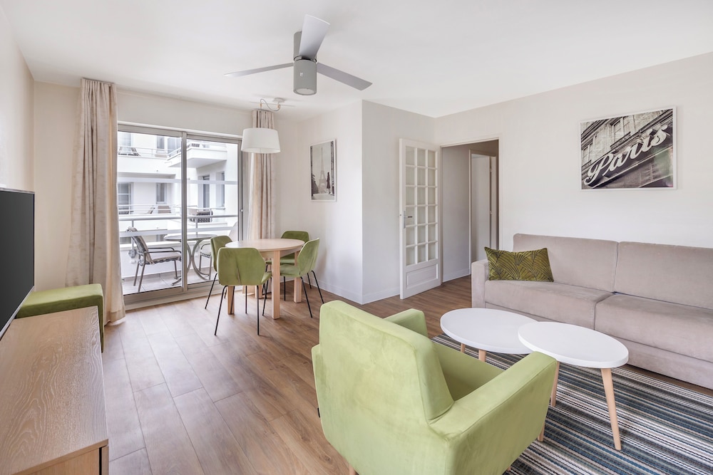 Royal Regency Paris Vincennes