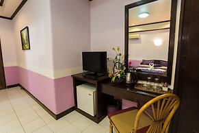 Hotel Grand Orchid Inn
