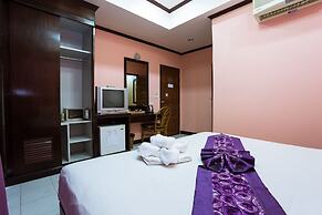 Hotel Grand Orchid Inn