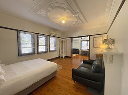 Globe Apartments