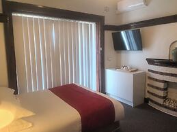 Globe Apartments