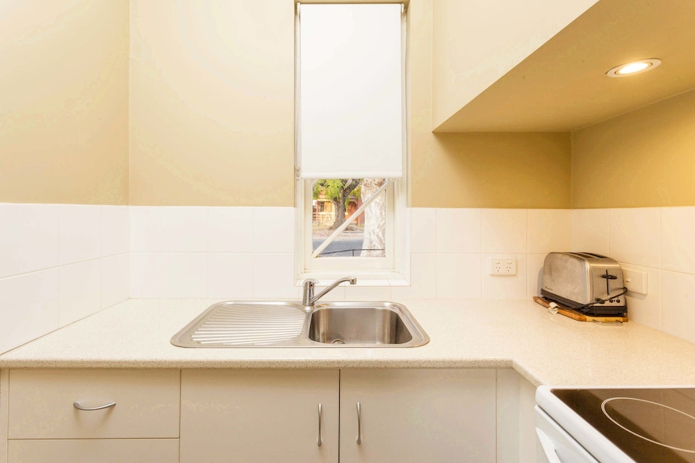 Globe Apartments