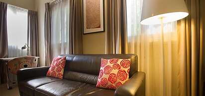 Globe Apartments