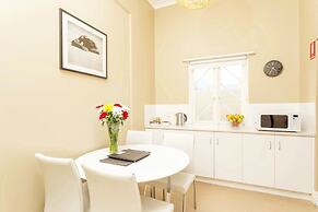 Globe Apartments