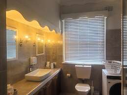 Globe Apartments