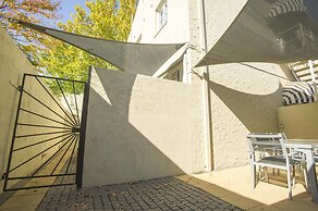 Globe Apartments