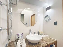 Breath Hotel