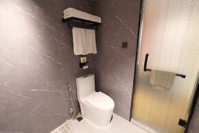 L-Seven Hotel