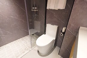 L-Seven Hotel