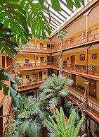 Hotel Monopol