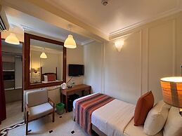 Hiltop Hotel