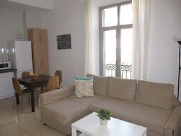 Life Apartments Alameda Colon