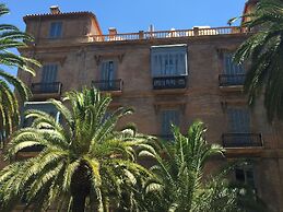 Life Apartments Alameda Colon