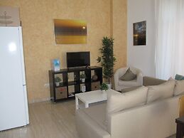 Life Apartments Alameda Colon